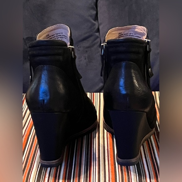 Biala Blashton Bootie| Black Suede| 7.5/38| EUC - Picture 4 of 8